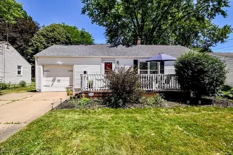 3724 Edgefield Ave NW, Canton, OH 44709