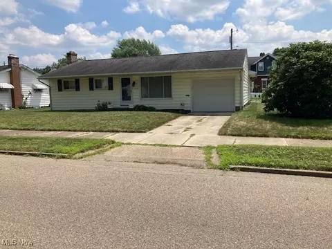 224 E Slingluff Ave, Dover, OH 44622