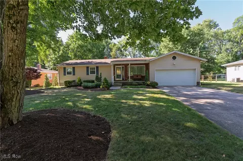 130 Strecker Dr, Tallmadge, OH 44278