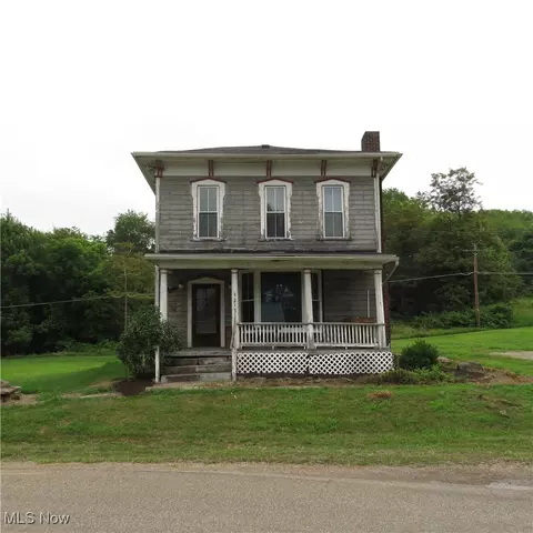9218 Deacon Rd SW, Bowerston, OH 44695