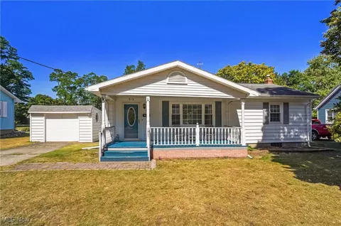 319 Hosford Ave, Conneaut, OH 44030