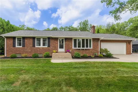 2049 Echo Rd, Stow, OH 44224