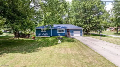449 Vernon Ln, Macedonia, OH 44056