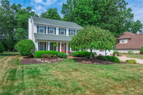 989 Jonathan St, Amherst, OH 44001