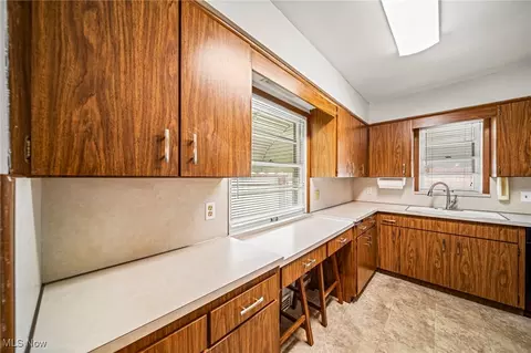 36420 Stevens Blvd, Willoughby, OH 44094 photo 12