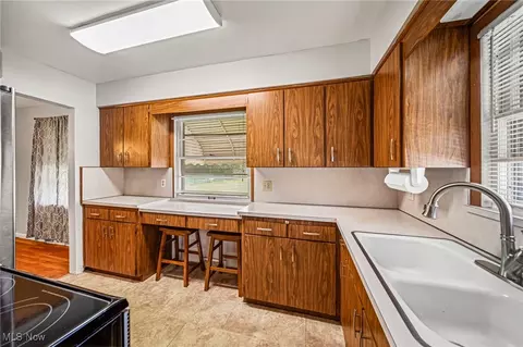 36420 Stevens Blvd, Willoughby, OH 44094 photo 14