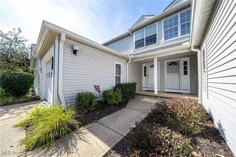 882 Overlook Ridge Dr, Cleveland, OH 44109