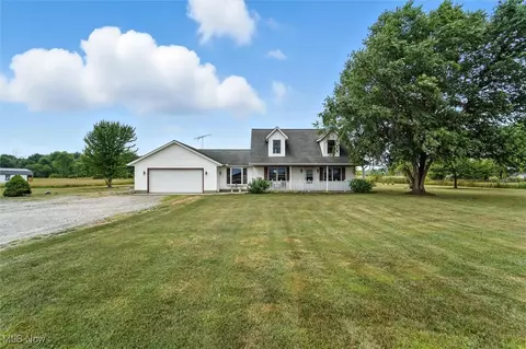 2745 Footville Richmond Rd E, Rock Creek, OH 44084