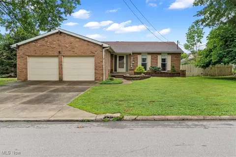 2408 Harrison Ave, Parkersburg, WV 26104