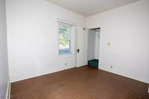 Bedroom - 2013 Everett Ave, Youngstown, OH 44514 photo 3 of 7