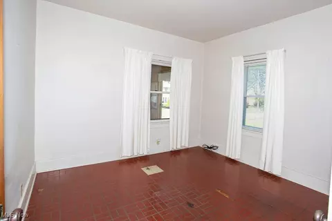 Bedroom - 2013 Everett Ave, Youngstown, OH 44514 photo 1 of 7