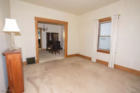 Living - 2013 Everett Ave, Youngstown, OH 44514 photo 2 of 2