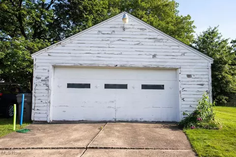 Exterior - 2013 Everett Ave, Youngstown, OH 44514 photo 1 of 2