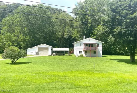 4404 Deerwalk Hwy, Waverly, WV 26184