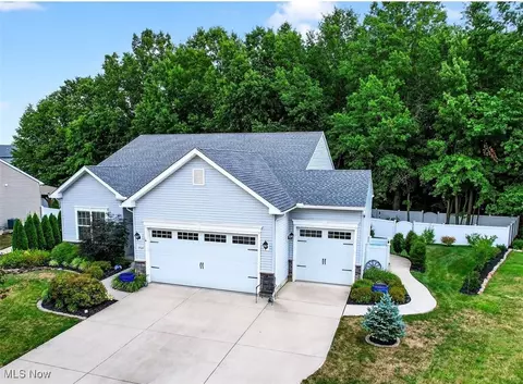 37565 W Fenwick Dr, North Ridgeville, OH 44039
