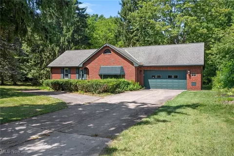 Exterior - 2156 Pine Ridge Dr, Wickliffe, OH 44092 photo 6 of 6
