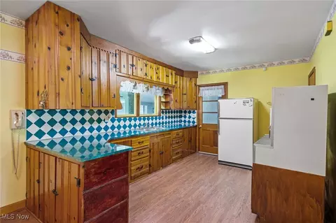 Kitchen - 2156 Pine Ridge Dr, Wickliffe, OH 44092 photo 3 of 3
