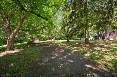 Exterior - 2156 Pine Ridge Dr, Wickliffe, OH 44092 photo 3 of 6