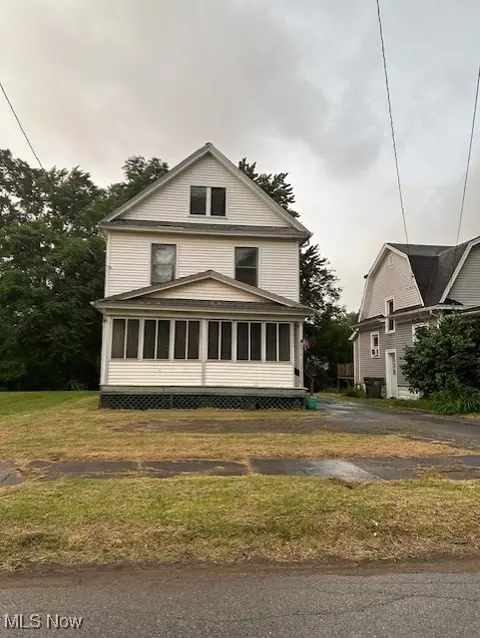 2016 Pointview Ave, Youngstown, OH 44502