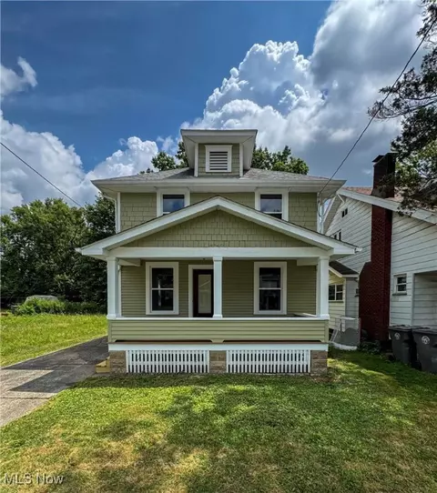27 Manchester Ave, Youngstown, OH 44509