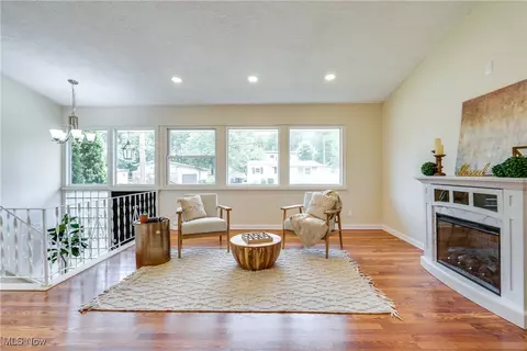Living - 1508 Hyde Park Ave, Akron, OH 44310 photo 3 of 4