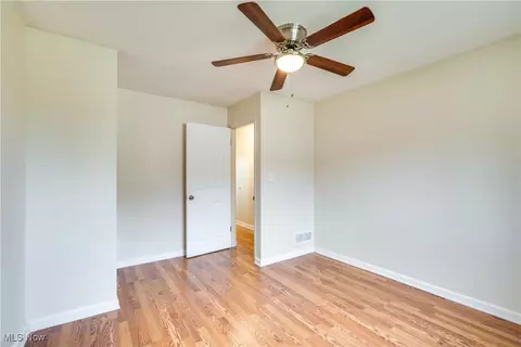 Bedroom - 1508 Hyde Park Ave, Akron, OH 44310 photo 5 of 6