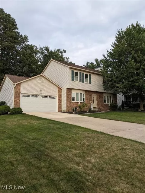 757 Camden Ln, Brunswick, OH 44212