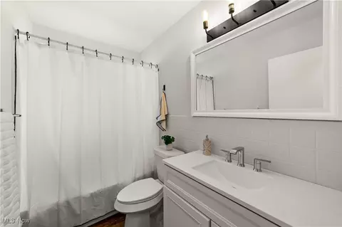 Bath - 828 Livermore Ln, Elyria, OH 44035 photo 1 of 1