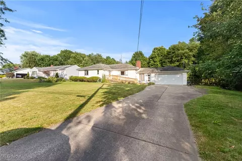 9880 King Graves Rd NE, Warren, OH 44484
