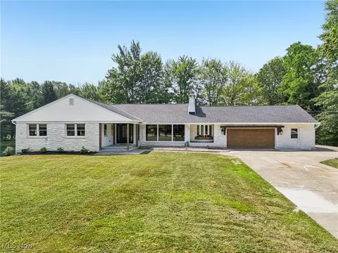 30710 Harvard Rd, Chagrin Falls, OH 44022