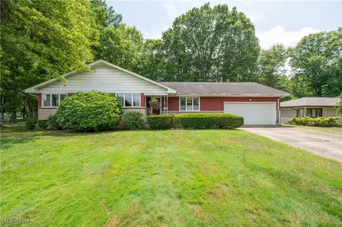 3867 Timber Ln, Youngstown, OH 44511
