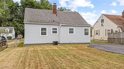 1394 Rowe St, Akron, OH 44306 photo 26