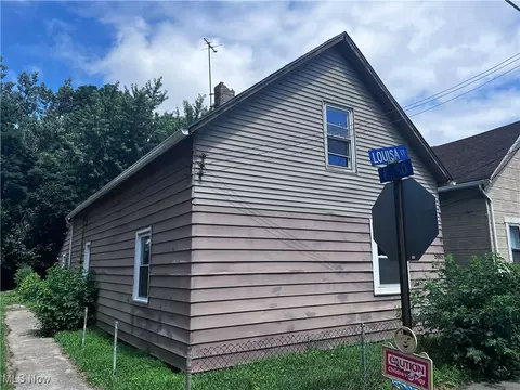 5003 Louisa Ct, Cleveland, OH 44127