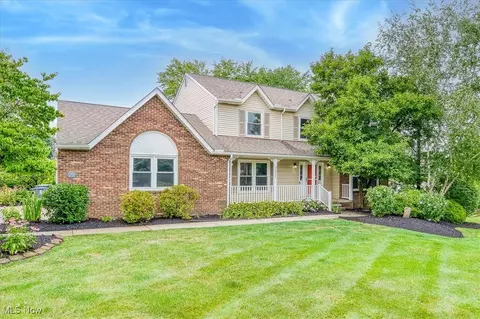 32906 Lisa Ln, Solon, OH 44139