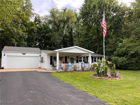 2972 Douglas St, Ravenna, OH 44266