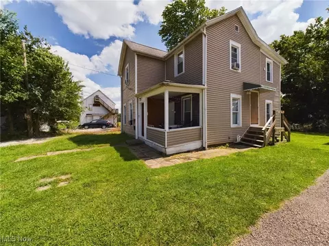 324 Sterling Ct, Akron, OH 44304