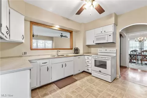 68 Ridgewood Dr, Boardman, OH 44512 photo 5
