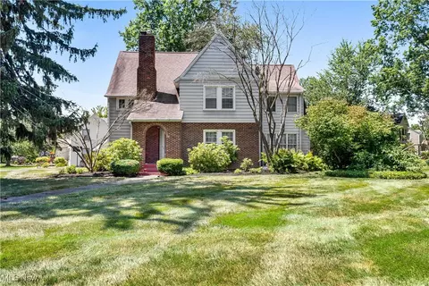 68 Ridgewood Dr, Boardman, OH 44512