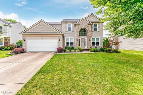 9244 Victoria Ln, North Ridgeville, OH 44039