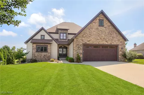 7662 Rolling Green Ave NW, Massillon, OH 44646