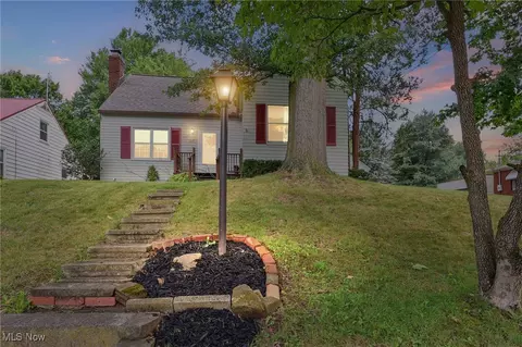 562 Bloomington Dr, Wooster, OH 44691