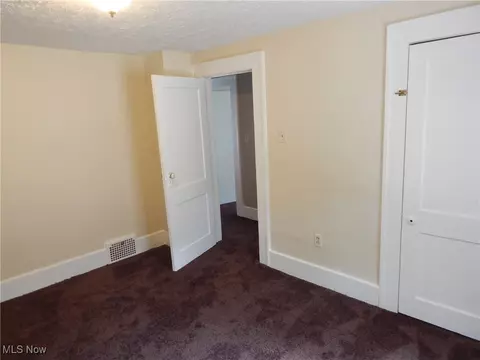 450 Selzer St, Akron, OH 44310 photo 16