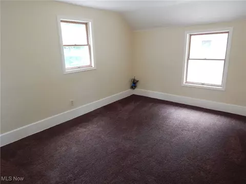 450 Selzer St, Akron, OH 44310 photo 12