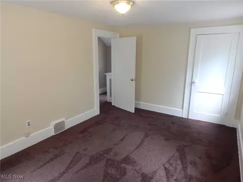 450 Selzer St, Akron, OH 44310 photo 13