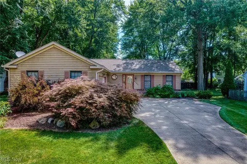 8303 Bradfords Gate Rd, Olmsted Falls, OH 44138