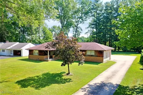 3984 Southwood Dr SE, Warren, OH 44484