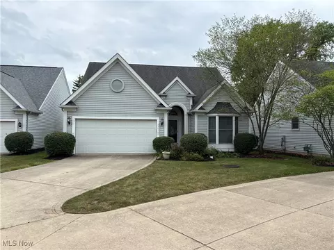 23676 Cottage Trl, Olmsted Falls, OH 44138
