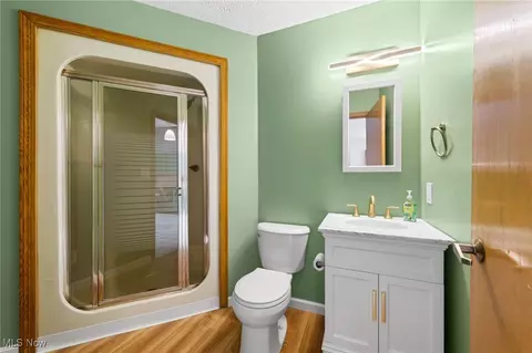 Bath - 163 Burns Rd, Elyria, OH 44035 photo 1 of 4