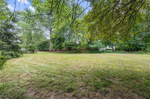Exterior - 163 Burns Rd, Elyria, OH 44035 photo 6 of 11