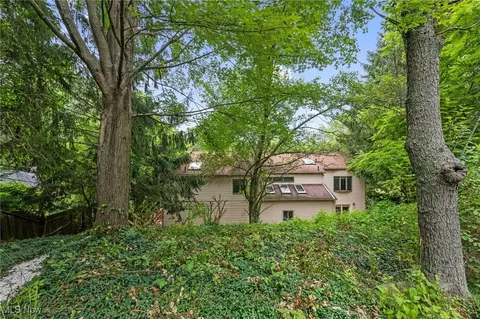 Exterior - 163 Burns Rd, Elyria, OH 44035 photo 9 of 11